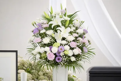 葬式の花で孫一同の値段はいくらが相場？