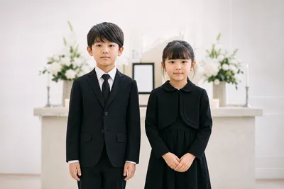小学生の喪服はユニクロで揃えられる？